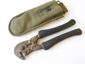 U.S. 1945 dated wire cutter in OD pouch