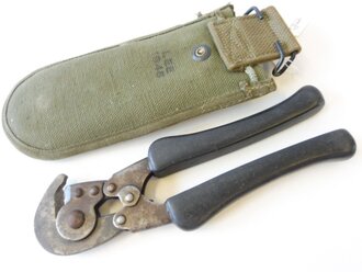 U.S. 1945 dated wire cutter in OD pouch