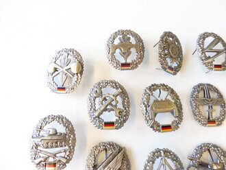 Bundeswehr, 20 Stück verschiedene Barettabzeichen