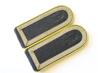 Bundeswehr , Paar Schulterklappen für einen Stabsunteroffizier der Fernmeldetruppe