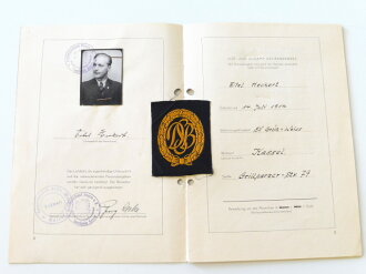 BRD, Urkundenheft zum Deutschen Sportabzeichen in gold , Verliehen 1955, dazu das gewebte Abzeichen