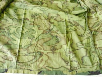 U.S. 1969 dated Coat Mans Camouflage Cotton, size Large Regular, unissued, ERDL Camo