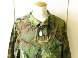 U.S. 1969 dated Coat Mans Camouflage Cotton, size Large...