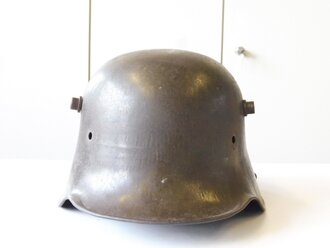 1. Weltkrieg, feldgraue Stahlhelmglocke, Originallack