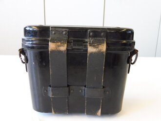 Preßstoffbehälter zum Dienstglas 6x 30 der Wehrmacht