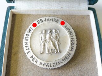 Tragbare Medaille für 25 jährige Mitarbeit in Dienste der pfälzischen Wirtschaft, im passenden Etui