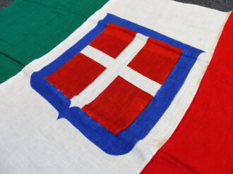 Italien 2. Weltkrieg, Flagge in neuwertigem Zustand 80 x 120cm, dabei die leider defekte, originale Umverpackung