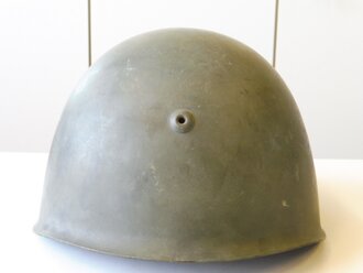 Italien 2. Weltkrieg, Stahlhelm M33 , Originallack, im Innenfutter 2 Stempel der " Luftschutzpolizei Böhmen und Mähren " sowie Luftschutz