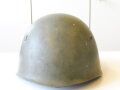 Italien 2. Weltkrieg, Stahlhelm M33 , Originallack, im Innenfutter 2 Stempel der " Luftschutzpolizei Böhmen und Mähren " sowie Luftschutz