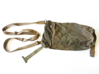 Gasmaskenbeutel Fallschirmjäger. Stark getragenes, in allen Teilen originales Stück