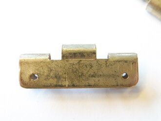 Metallhaken für Koppelriemen, neuwertiges Stück aus altem Bestand, Höhe 42,7mm. Preis gilt für ein Stück