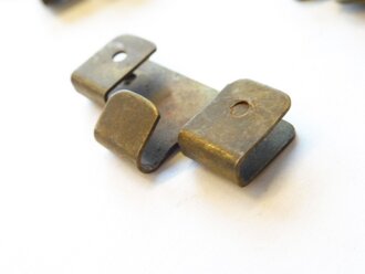 Metallhaken für Koppelriemen, neuwertiges Stück aus altem Bestand, Höhe 33,5mm. Preis gilt für ein Stück