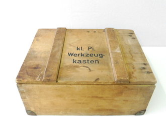 Kleiner Pionier Werkzeugkasten datiert 1945, guter Zustand, Länge 45 cm, Breite 35 cm, Höhe 19 cm