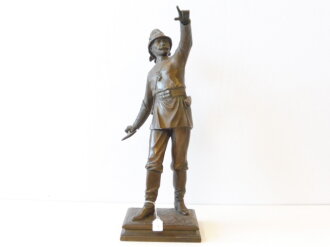 Feuerwehr um 1900, Plastische Figur in 41cm Höhe, unbeschädigtes Stück