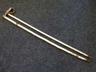 Paar geweisste Stöcke für Gebirgsjäger, um 135 cm Länge