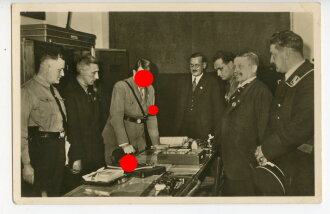 Propagandakarte "Adolf Hitler" Der Führer bei der Eröffnung des Parteimuseums 1933, Photo Hoffmann München