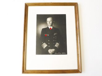 Karl Dönitz, original gerahmter Druck als Geschenk an den scheidenden Kommandaten des Zerstörers " Erich Steinbrinck" Kapitänleutnant Dietrich von Rödgisch-Ballas  datiert 17.11.44. Maße des Rahmens 31 x 40cm