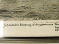 Gerahmter Druck des Linienschiff "Schleswig Holstein" zur freundlichen Erinnerung an die gemeinsame Auslandsreise 12.10.36 - 20.4.37, mit eigenhändiger Unterschrift des Kommandanten Kapitän zur See Günter Krause. Maße des Rahmes 32 x 42cm