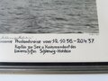 Gerahmter Druck des Linienschiff "Schleswig Holstein" zur freundlichen Erinnerung an die gemeinsame Auslandsreise 12.10.36 - 20.4.37, mit eigenhändiger Unterschrift des Kommandanten Kapitän zur See Günter Krause. Maße des Rahmes 32 x 42cm