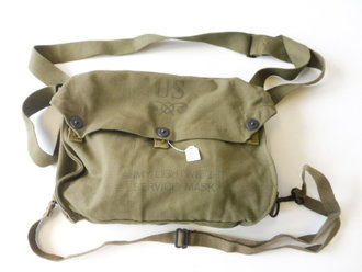 U.S. WWII Army light weight service Mask pouch