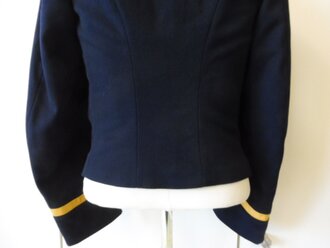 Kriegsmarine dunkelblaue Paradejacke in gutem Zustand, Kammerstück, Schulterbreite 44 cm, Armlänge 62 cm