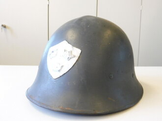 Schweden, Stahlhelm M21, überlackiertes Stück,...