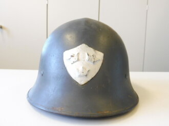 Schweden, Stahlhelm M21, überlackiertes Stück,...