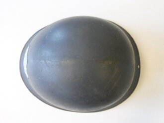 Schweden, Stahlhelm M21, überlackiertes Stück, Kinnriemen brüchig