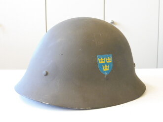 Schweden, Stahlhelm M26, Originallack und Abzeichen, sehr...