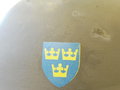 Schweden, Stahlhelm M21, wohl von der Armee überlackiertes Stück, Kinnriemen brüchig