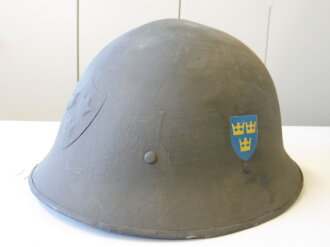 Schweden, Stahlhelm M21, von der Armee überlackiertes Stück