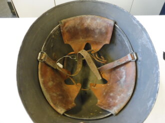 Schweden, Stahlhelm M21, von der Armee überlackiertes Stück