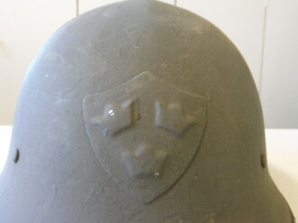 Schweden, Stahlhelm M21, von der Armee überlackiertes Stück