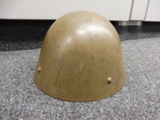 Tschechoslowakei Stahlhelm M32/34, originallack, datiert 19346, nicht komplett, innen unschlau beschriftet