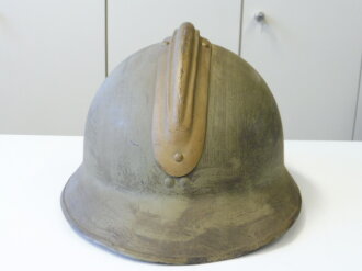 Peru, Stahlhelm M34, überlackiertes Stück