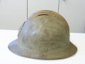 Peru, Stahlhelm M34, überlackiertes Stück