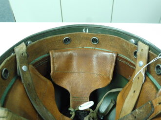 Schweiz, Stahlhelm M48/62 der Militärpolizei ? Originallack