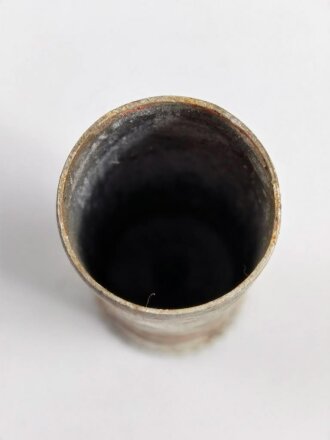 Abgeschossene Aluminiumhülse für die Signalpatrone Einzelstern Rot, datiert 1944, Hersteller ldc (Deutsche Pyrotechn. Fabriken G.m.b.H. Werk Cleebronn)