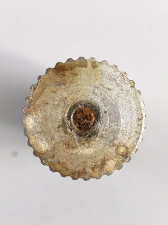 Abgeschossene Aluminiumhülse für die Signalpatrone Einzelstern Rot, datiert 1944, Hersteller ldc (Deutsche Pyrotechn. Fabriken G.m.b.H. Werk Cleebronn)