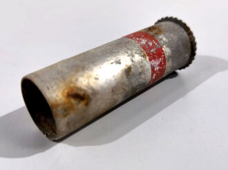 Abgeschossene Aluminiumhülse für die Signalpatrone Einzelstern Rot, datiert 1944, Hersteller ldc (Deutsche Pyrotechn. Fabriken G.m.b.H. Werk Cleebronn)