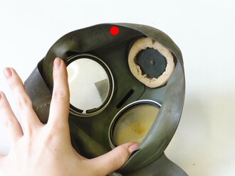 Luftschutz Volksgasmaske VM40 mit Filter in Bereitschaftsbüchse ohne Herstellerbezeichnung
