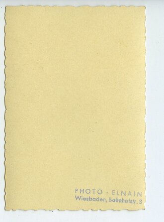 Foto SA Angehöriger trägt Abzeichen Reichsparteitag 1933, Maße 5,8 x 8,2 cm
