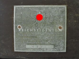 Bunkerheizer mit aufgenietetem Typenschild " Reichseigentum 1943". Funktion nicht geprüft, Höhe 31cm