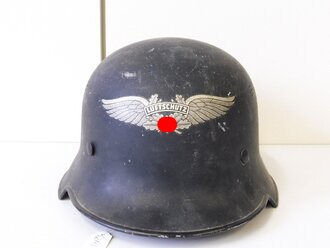 Luftschutz Stahlhelm aus Leichtmetall, Innenfutter aus...