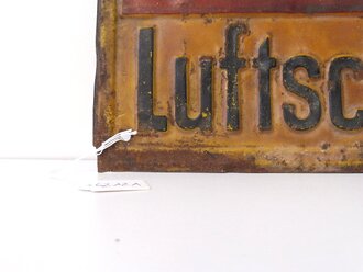 Blechschild " Zum  Luftschutzraum " Originallack, 14 x 42cm