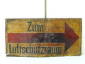 Blechschild " Zum  Luftschutzraum " Originallack, 14 x 42cm