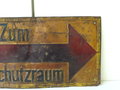 Blechschild " Zum  Luftschutzraum " Originallack, 14 x 42cm