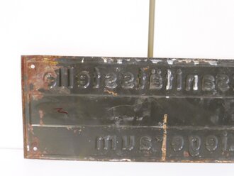 Blechschild " Werksanitätsstelle Liegeraum " Originallack, 15 x 42cm