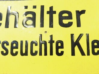 Emailschild "  Behälter für Gasverseuchte Kleider" 10 x 30cm