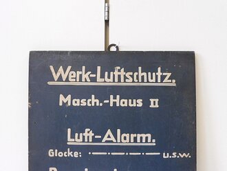 Holzschild " Werk Luftschutz ...." Originallack, 30 x 40cm